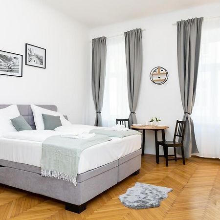 The Place, In The 7Th District Of Vienna Exterior photo
